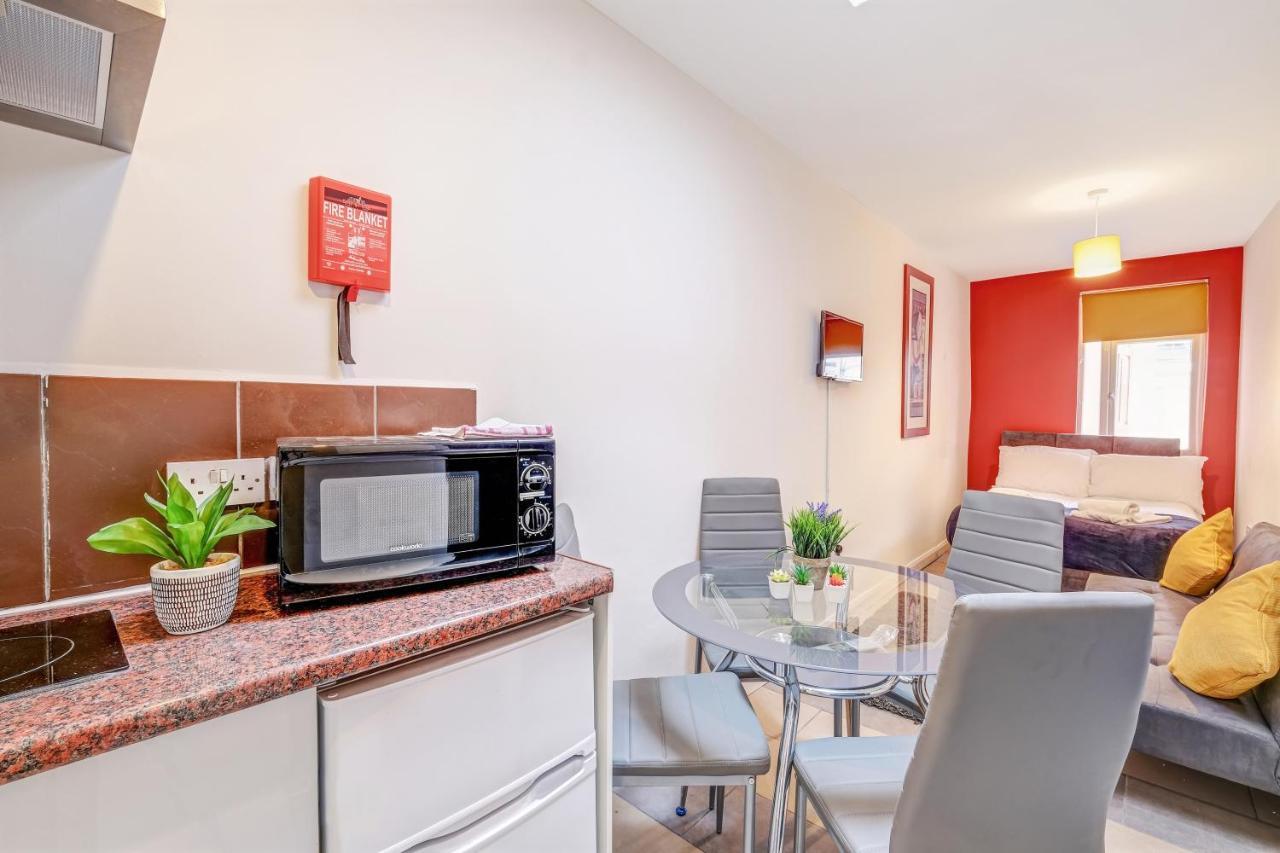 Fernbank Rooms Sudbury Hill, Harrow, Self-Contained Studios With En-Suite Harrow on the Hill Exterior foto