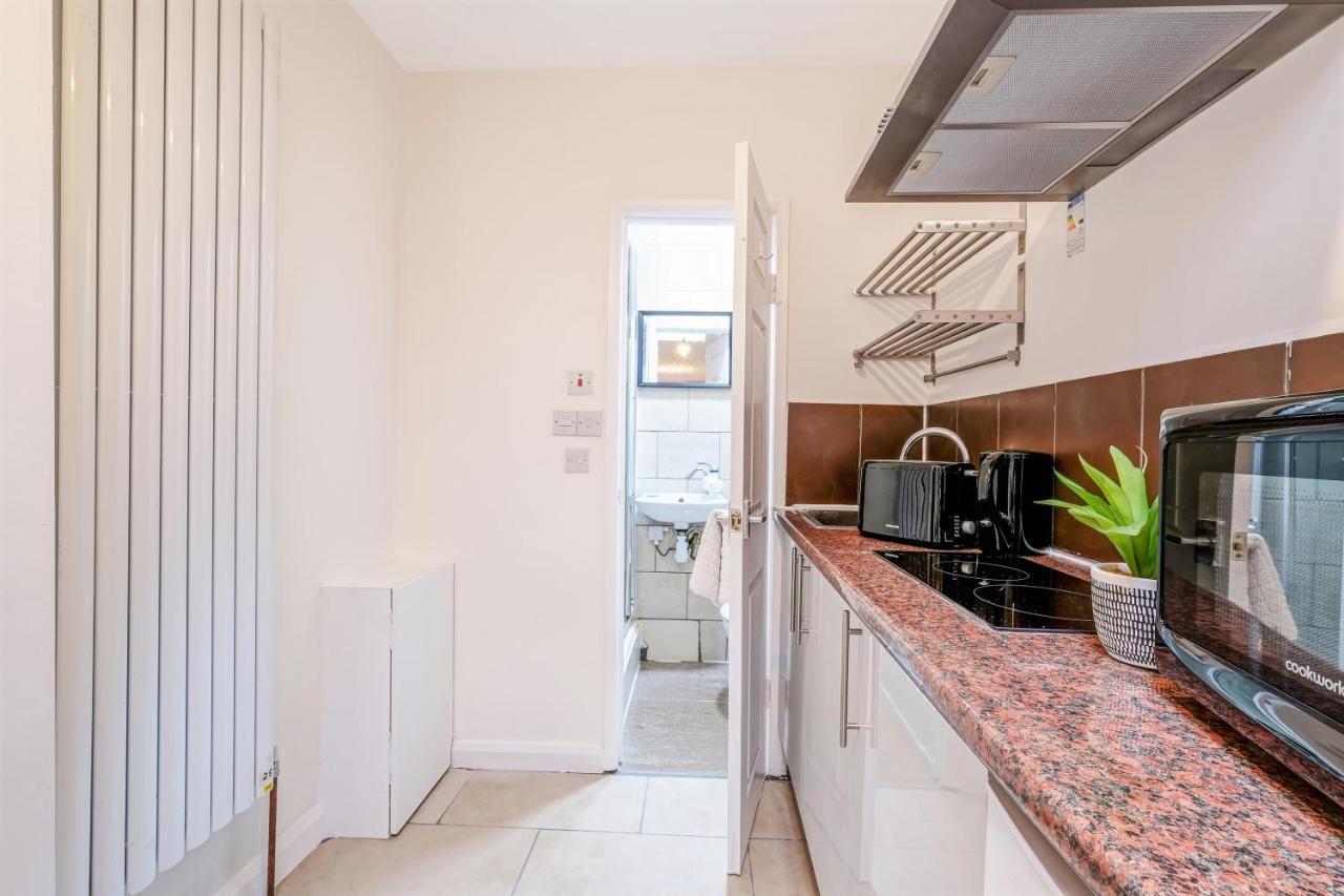 Fernbank Rooms Sudbury Hill, Harrow, Self-Contained Studios With En-Suite Harrow on the Hill Exterior foto
