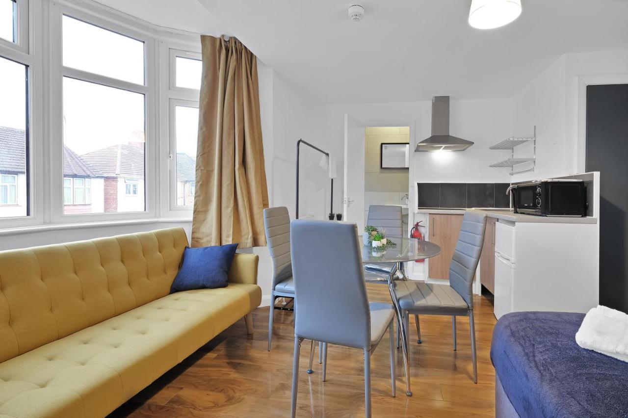 Fernbank Rooms Sudbury Hill, Harrow, Self-Contained Studios With En-Suite Harrow on the Hill Exterior foto