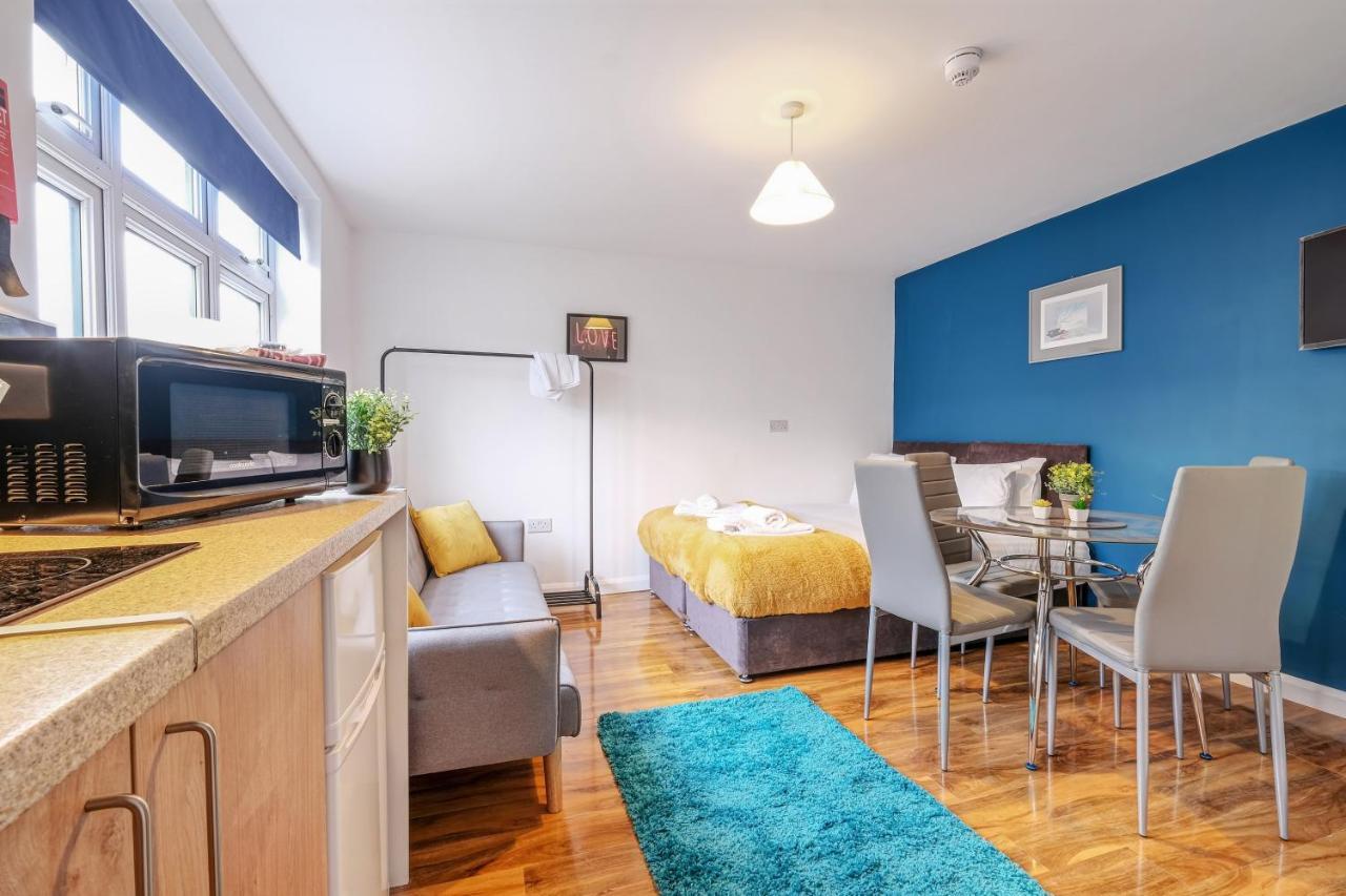 Fernbank Rooms Sudbury Hill, Harrow, Self-Contained Studios With En-Suite Harrow on the Hill Exterior foto