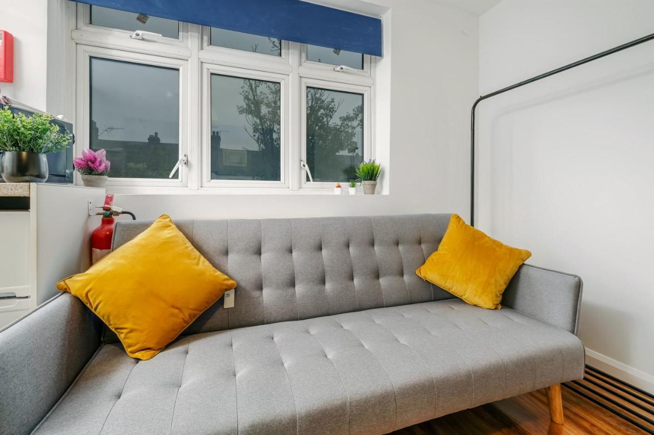 Fernbank Rooms Sudbury Hill, Harrow, Self-Contained Studios With En-Suite Harrow on the Hill Exterior foto